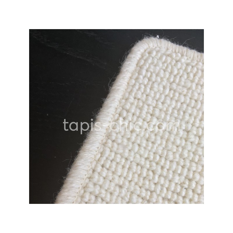 Tapis sur mesure en laine Blanc Neige gamme Dubai finition surjet